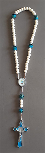Chapelet artisanal de la Vierge Marie et croix de Saint Benoît bleue