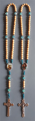 Chapelet artisanal de N. D. de Guadalupe en bois, croix argentée st Benoît