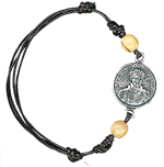 Bracelet réglable en cuir avec médaille de Carlo Acutis