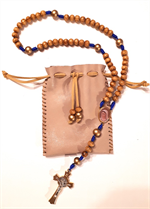Chapelet artisanal de la Vierge Marie + croix dorée St Benoît + pochette